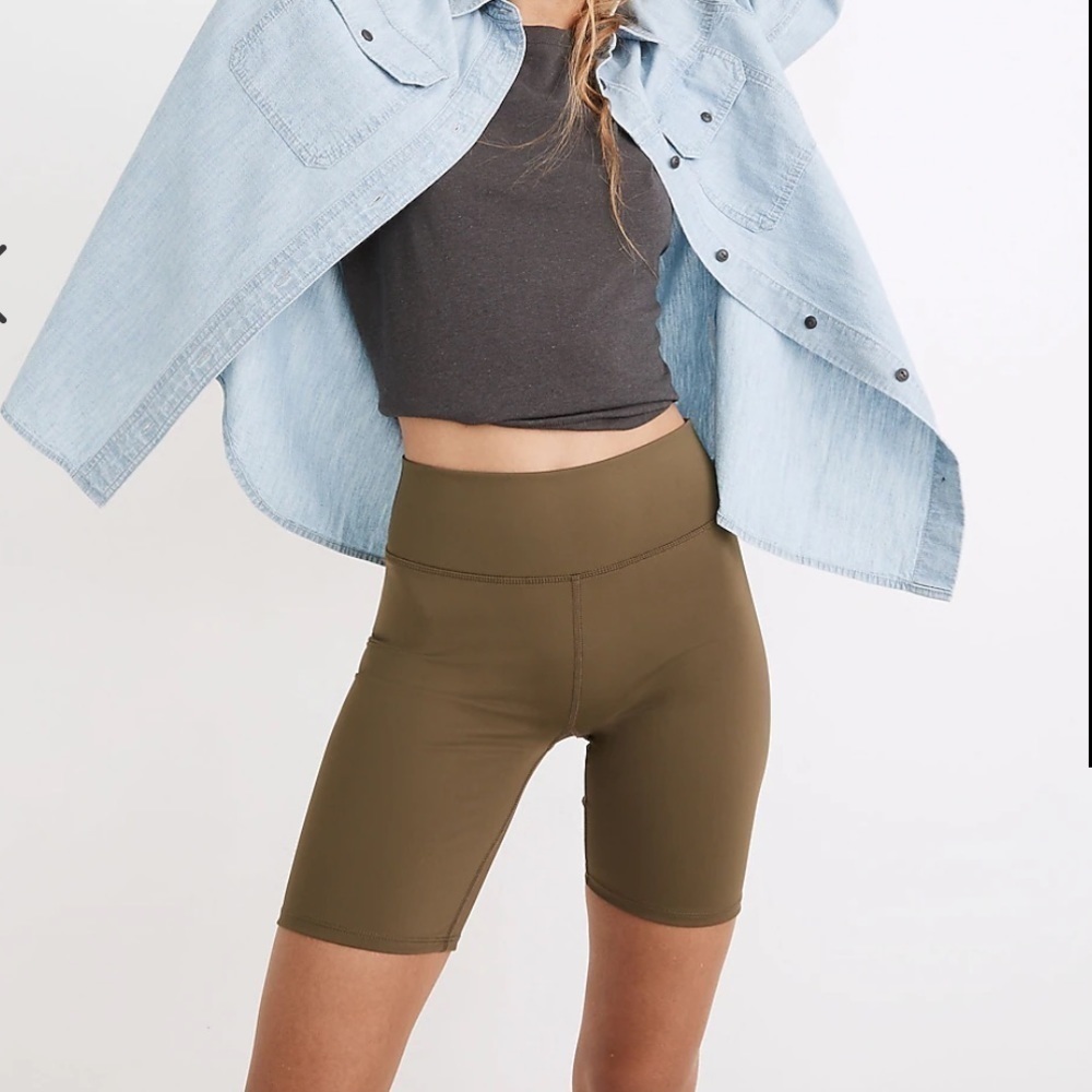 MWL by Madewell Form High-Rise 7" Biker Shorts in Kale Green Medium